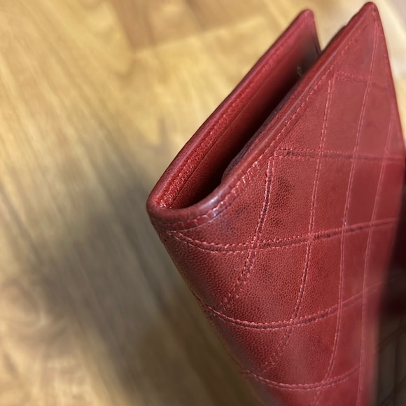 Authentic Chanel Calfskin Diamond Pattern Long Wallet - Picture 9 of 16